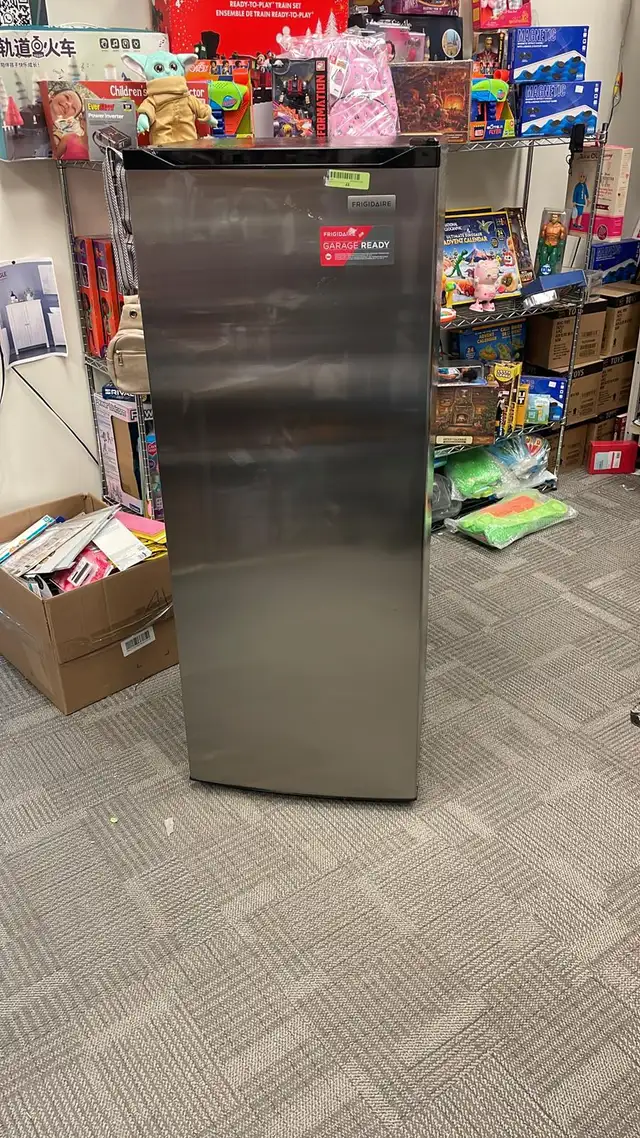6.5 cu feet stand freezer for sale in Freezers in City of Toronto - Image 2