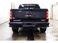 **MECHANICALLY CERTIFIED** 137,419 KM This 2018 GMC Sierra 1500 4x4 Crew Cab SLT All Terrain is powe... (image 7)