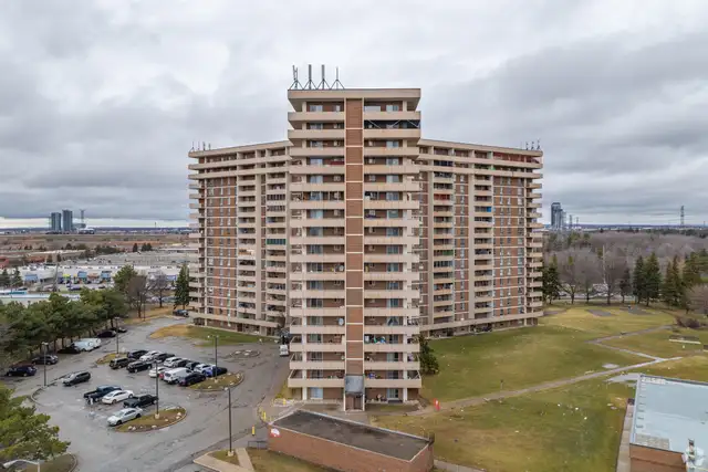 4001 Steeles Ave W. -  2 Bedroom Large - One month free Apartmen in Long Term Rentals in Markham / York Region - Image 19