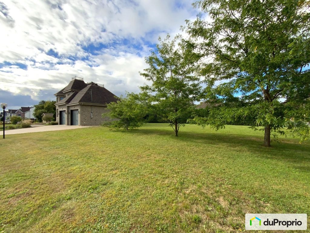 $889,000 - 2 Storey for sale in St-Germain-De-Grantham — photo 2