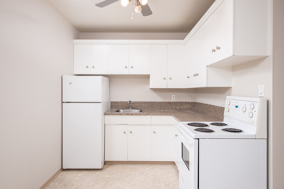 Centerpoint - 1 Bedroom Apartment for Rent 3