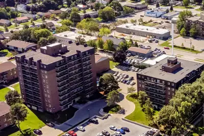 Oxford Square - 1 Bedroom available at 727-769 Second Street, Lo