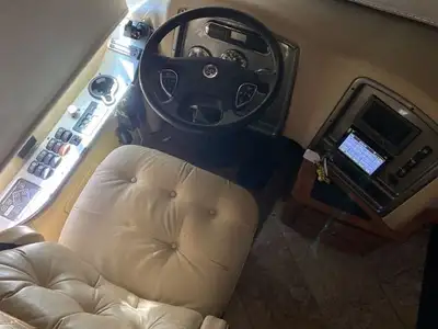 This diesel pusher is built for comfort, power, and reliability. Featuring four slide-outs, a spacio...