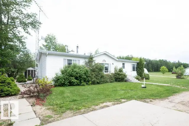 4903A 47 AV Rural Westlock County, Alberta in Houses for Sale in Edmonton - Image 4