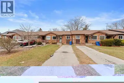 This charming 2 bedroom, 1 bathroom townhome offers the perfect blend of comfort and convenience. Be...