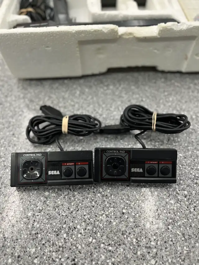 Sega Master System (Complete in Box) in Older Generation in City of Toronto - Image 6