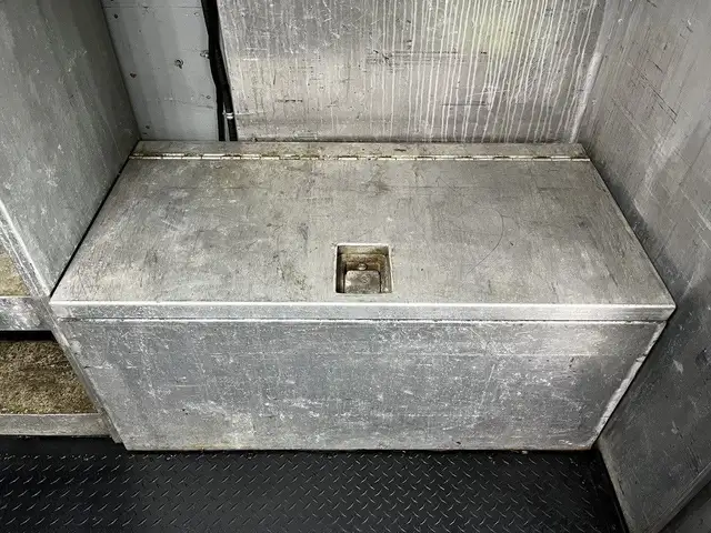 2005 Morgan Olson Workhorse 14 Foot Step Van with Shelving in Heavy Trucks in City of Montréal - Image 31