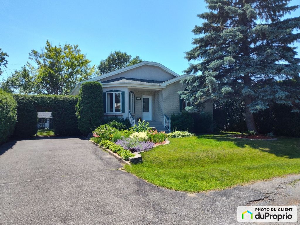 $499,000 - Bungalow for sale in Lavaltrie — photo 1