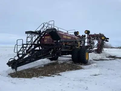 2016 Vaderstad Icon unit. 80-12 drill with 660 cart. Drill is 12in. Double Shoot with Max quip VRC l...