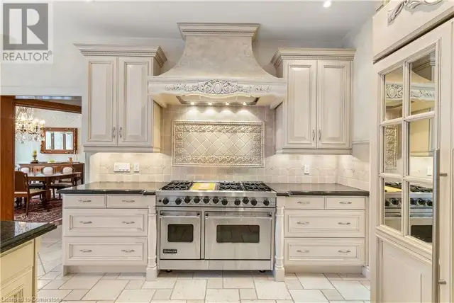 32 MAPLE HILL Drive Kitchener, Ontario in Houses for Sale in Kitchener / Waterloo - Image 22