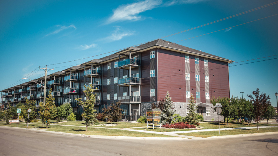 15/20 Innsbruck Village Incredible Property Brand New Build!! Long