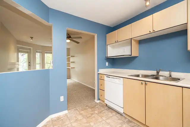 201 10186 155 STREET Surrey, British Columbia in Condos for Sale in Delta/Surrey/Langley - Image 15
