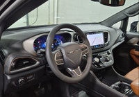 WE CAN GET YOU APPROVED ON THIS 2025 CHRYSLER PACIFICA PINNACLE TODAY FEATURED OPTIONS -Factory remo... (image 5)