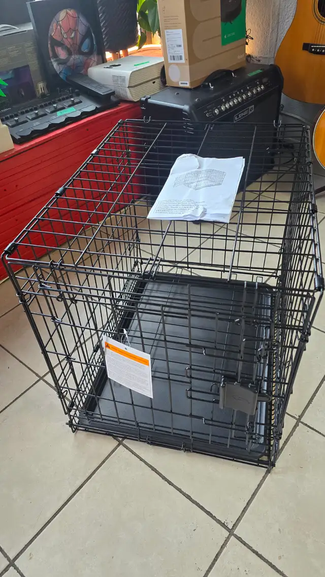Foldable Metal Wire Pet Crate with Tray in Accessories in Hamilton - Image 3