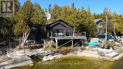 STUNNING TOBERMORY WATERFRONT PROPERTY! This is the one you have been waiting for. This renovated, t...