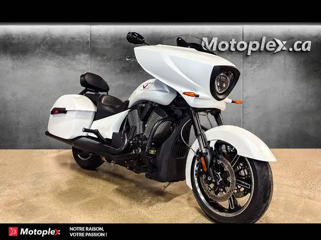 2016 VICTORY CROSS COUNTRY in Street, Cruisers & Choppers in Gatineau - Image 3