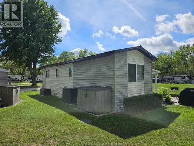 981 COUNTY RD 2 Unit# 439 Lakeshore, Ontario in Houses for Sale in Leamington - Image 11