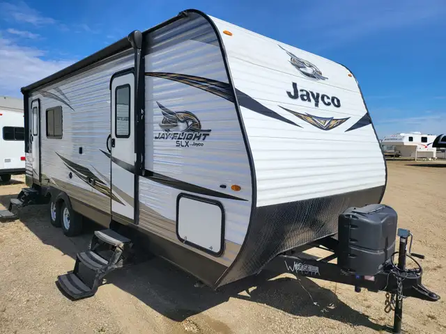 2019 Jayco JAY FLIGHT 235 RKS in Travel Trailers & Campers in St. Albert - Image 2