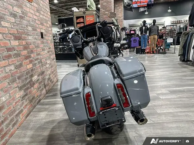 2026 Harley-Davidson ROAD GLIDE in Sport Touring in Calgary - Image 5