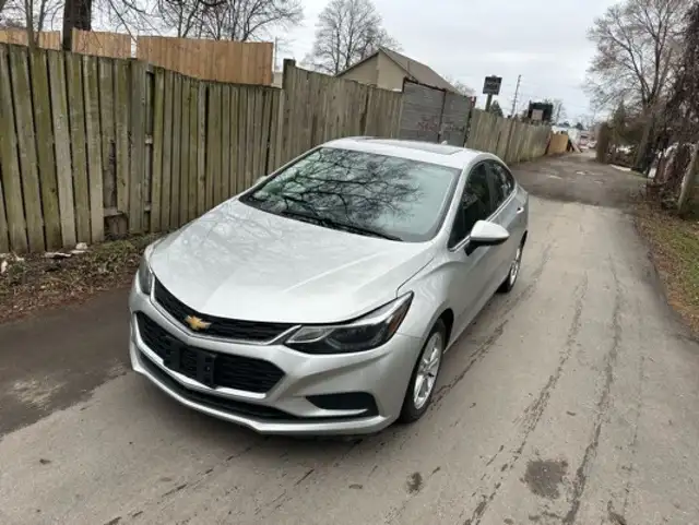 2018 Chevrolet Cruze 4dr Sdn 1.4L LT w/1SD in Cars & Trucks in City of Toronto - Image 7