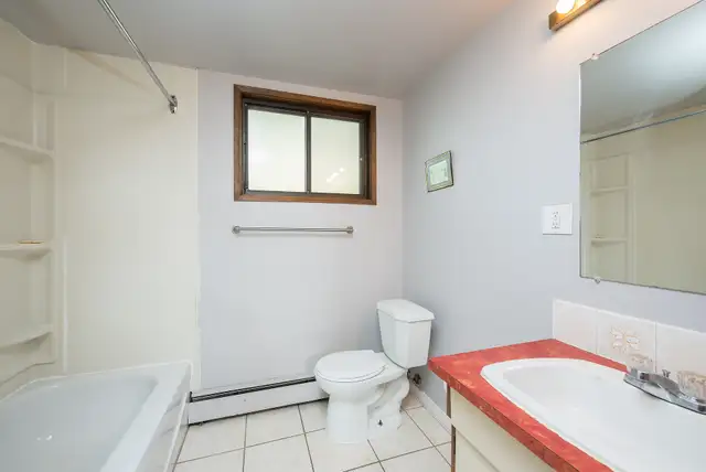 Carlton Court - 1 BED ROOM Apartment for Rent in Long Term Rentals in Edmonton - Image 19