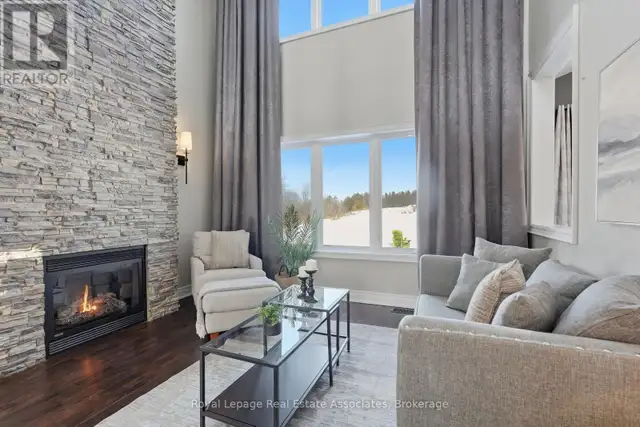 100 CHESSWOOD TRAIL Hamilton, Ontario in Houses for Sale in Oakville / Halton Region - Image 5