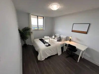 Bright Room for Rent in Spacious Duplex (411) – Great Location! Looking for a clean, comfortable pla...