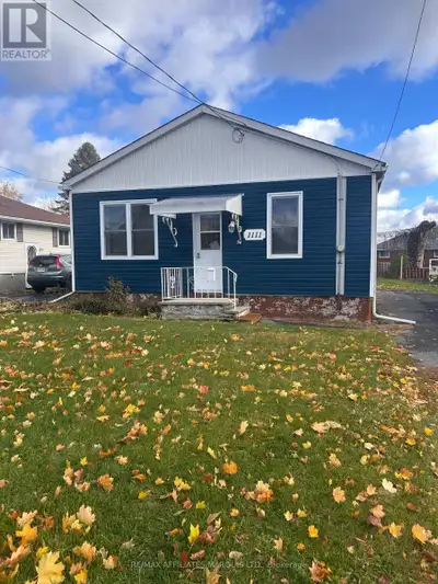 Beautifully Updated 3-Bedroom Bungalow - Move-In Ready. This fully updated 3-bedroom, 1-bathroom bun...