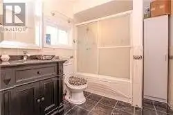 9 SALEM COURT Brampton (Brampton North), Ontario in Houses for Sale in Mississauga / Peel Region - Image 12