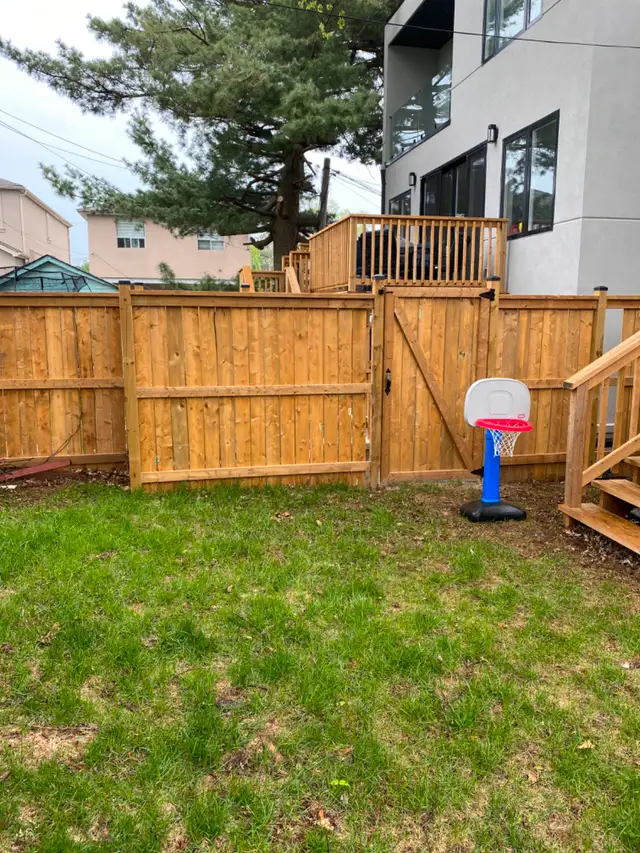 Fence Installation & Repair – Quality Work in GTA62864741954306123