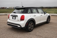 Tires - Front Performance,ABS,Tires - Rear Performance,Power Steering,Brake Assist,Turbocharged,4-Wh... (image 3)