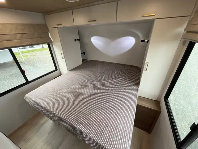 2026 Forest River VIBE in Travel Trailers & Campers in Terrace - Image 15
