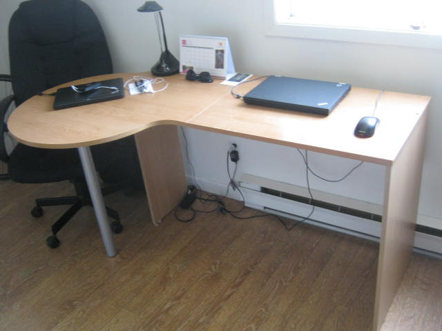 Table bureau de travail, en mélanine, démontable, à Stoneham dans Bureaux  à Ville de Québec - Image 3