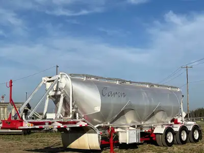 2012 Polar 1,240 Cubic ft Dry Bulk / Pneumatic Aluminum Tank Trailer Aluminum tank Air aerator Foldi...