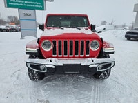 Unleash legendary off-road capability and open-air freedom with this rugged 2021 Jeep Wrangler Unlim... (image 1)