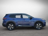 This Nissan Rogue delivers a Intercooled Turbo Regular Unleaded I-3 1.5 L/91 engine powering this Va... (image 1)