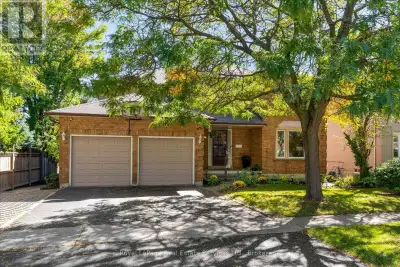 Let's Make a Deal!!! Huge 4+2 Clearview home (Trillium Model By Sena Homes) has been beautifully mai...