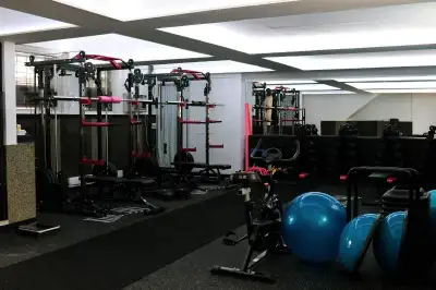 Studio Gym a Louer Gym Priver style studio. Acces a un parking privé avec code d'accès à la salle. P...