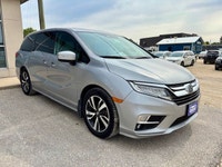 Engine: V6 Cylinder Engine 3.5L L/100Km City: 12.2 L/100Km Hwy: 8.5 Safety Equipment ABS And Driveli... (image 1)