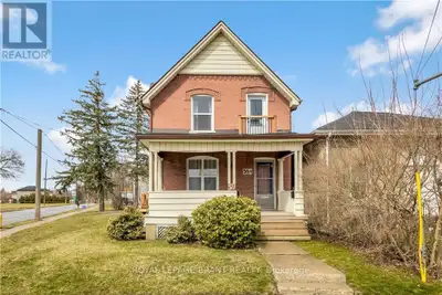 Investors or First Time Home Buyers, this versatile property is for you! Turnkey triplex in the Holm...