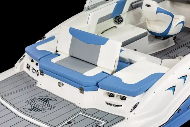 2026 Chaparral GTS 3 SURF in Powerboats & Motorboats in Kingston - Image 33