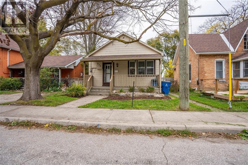 213 ADELAIDE STREET South Chatham, Ontario Houses for Sale Chatham