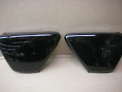 NOS Yamaha xs400 side covers 2lo-21711-00-h9 and 2lo-21721-00-h9 these are correct fit for 1978 and...