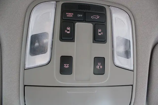 2019 KIA Sedona LX+ FWD for sale in Cars & Trucks in Comox / Courtenay / Cumberland - Image 32