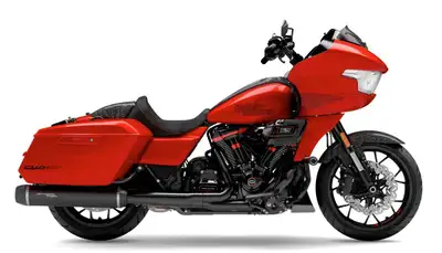 ... Engine: Milwaukee-Eight® 121 High Output