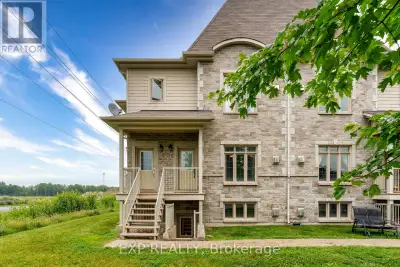 Welcome to this inviting two-bedroom condo in Limoges, with a handy nook for a desk or study area. T...
