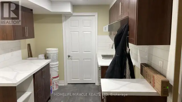 BASEMENT - 25 THORNRIDGE CRESCENT Kitchener, Ontario in Long Term Rentals in Kitchener / Waterloo - Image 5