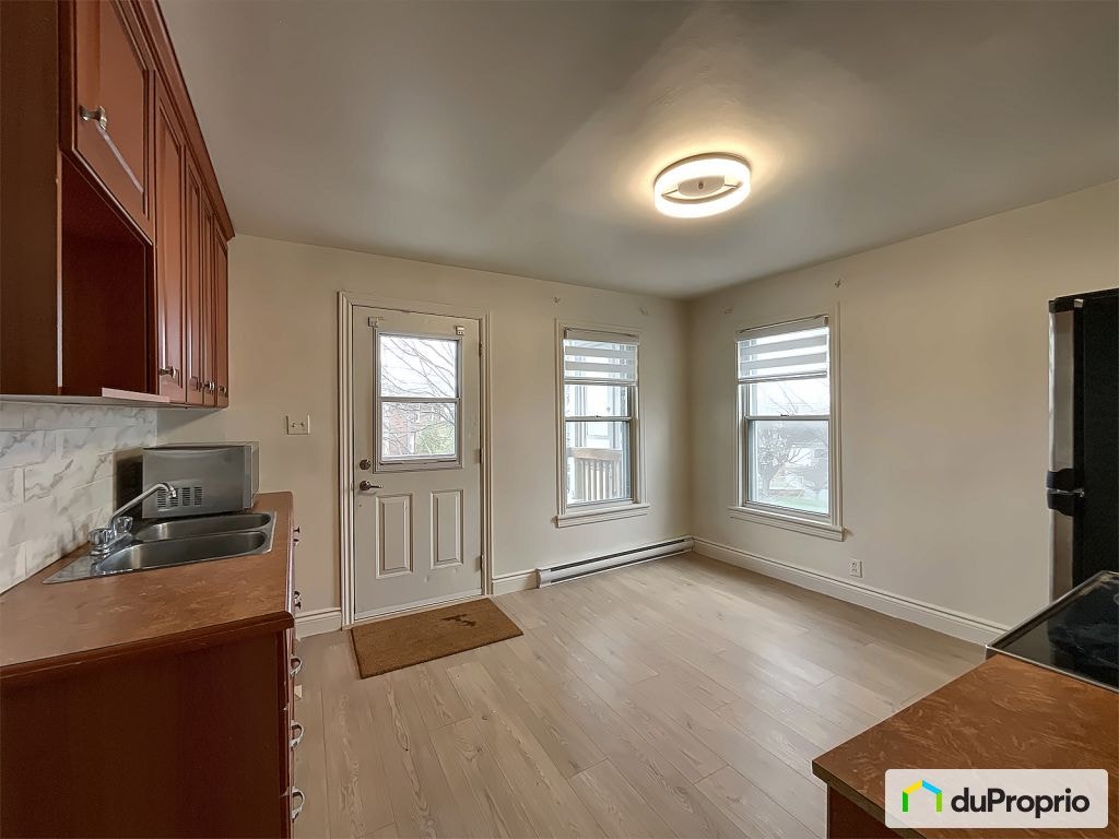 $445,900 - Duplex for sale in Sherbrooke (Fleurimont) — photo 2