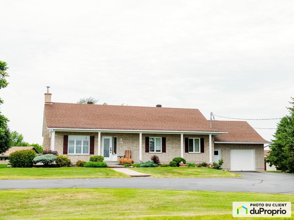 $749,999 - Bungalow for sale in St-Cesaire — photo 1