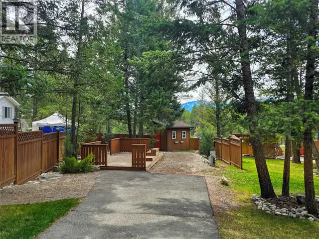 8523 Eacrett Road Lot# 9 Radium Hot Springs, British Columbia in Land for Sale in Cranbrook - Image 2